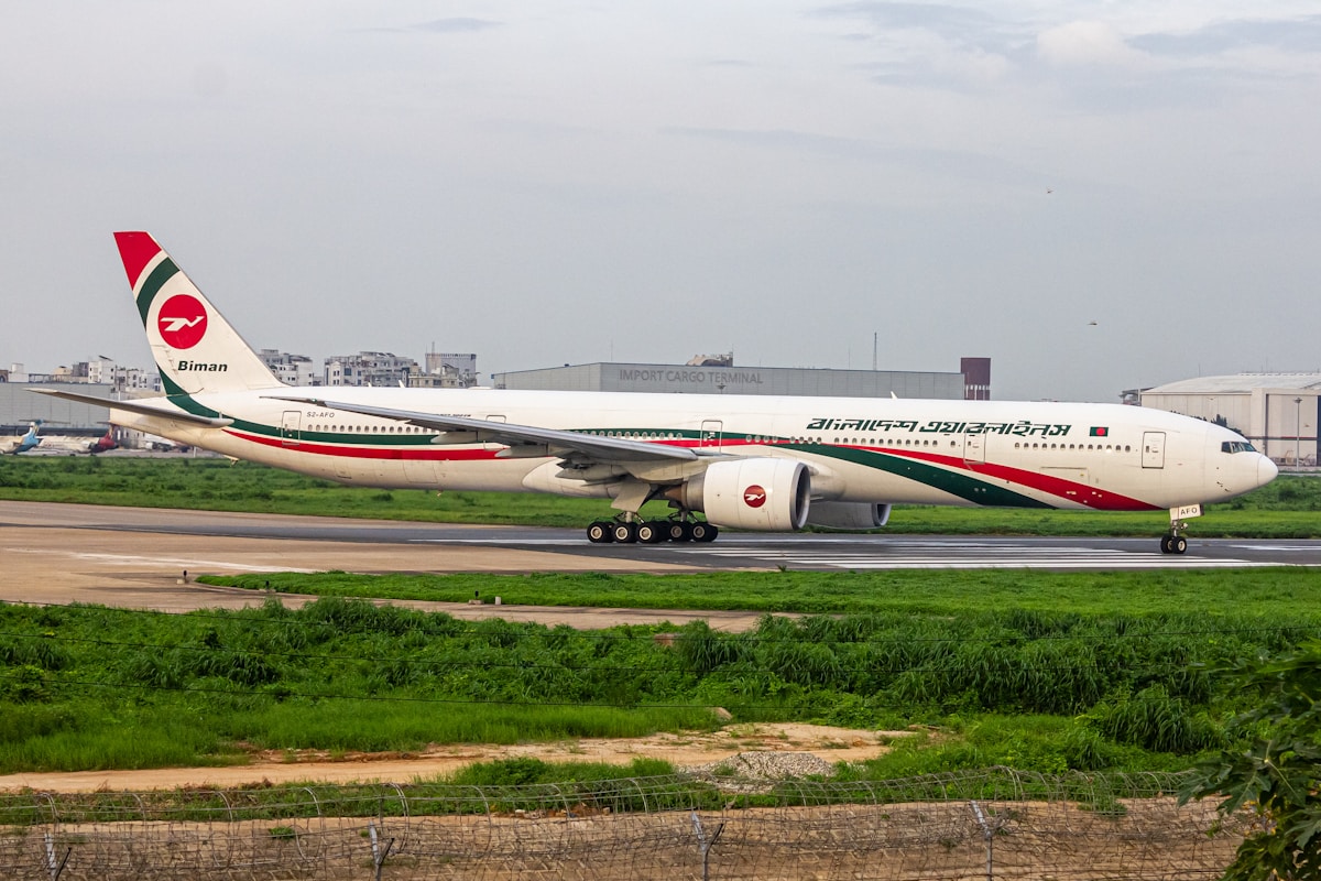 Boeing 777-300ER wide-body airliner